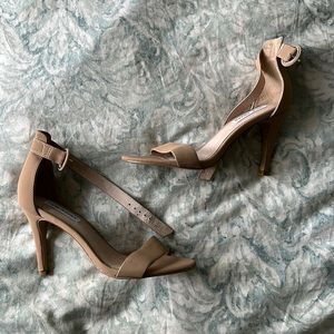 Steve Madden beige sandal
